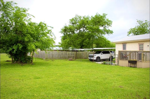 100 Hickory Street, Lone Oak, TX 75453