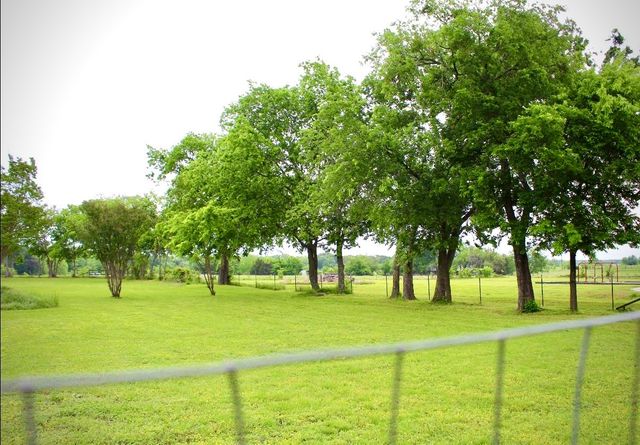 100 Hickory Street, Lone Oak, TX 75453