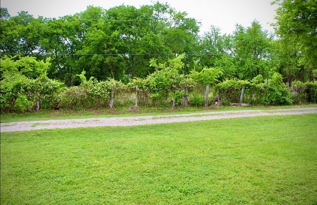 100 Hickory Street, Lone Oak, TX 75453
