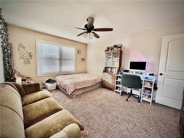 312 SE Battery Drive, Lee's Summit, MO 64063