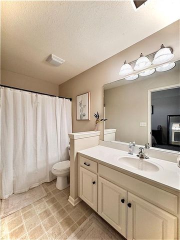 312 SE Battery Drive, Lee's Summit, MO 64063