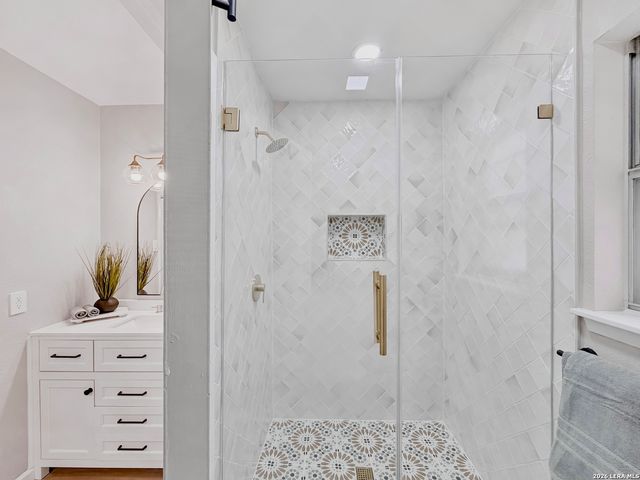 8615 NORWICH DR, San Antonio, TX 78217