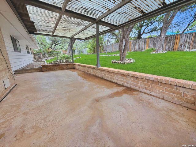 8615 NORWICH DR, San Antonio, TX 78217