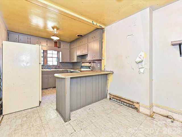 2629 Ringwood Street, Charlotte, NC 28208