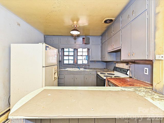 2629 Ringwood Street, Charlotte, NC 28208