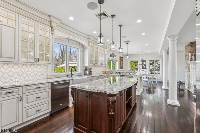 73 Maple Ave, Wayne Twp., NJ 07470