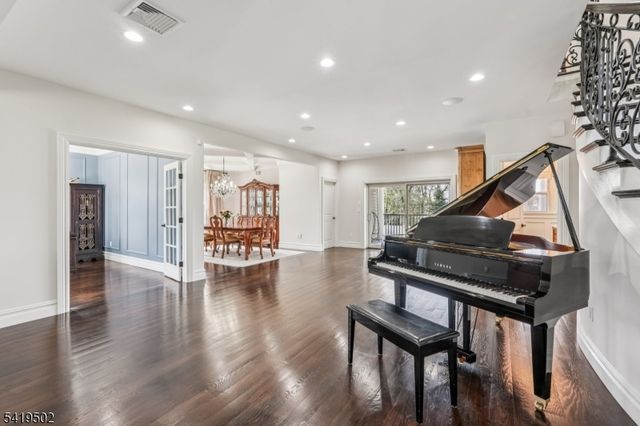 73 Maple Ave, Wayne Twp., NJ 07470