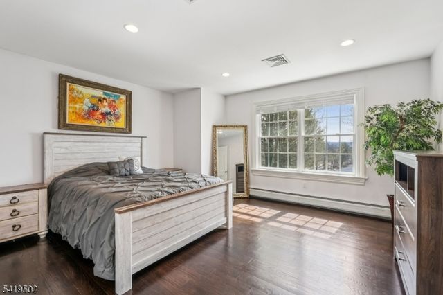 73 Maple Ave, Wayne Twp., NJ 07470