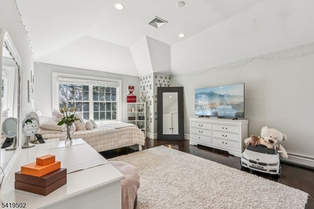 73 Maple Ave, Wayne Twp., NJ 07470