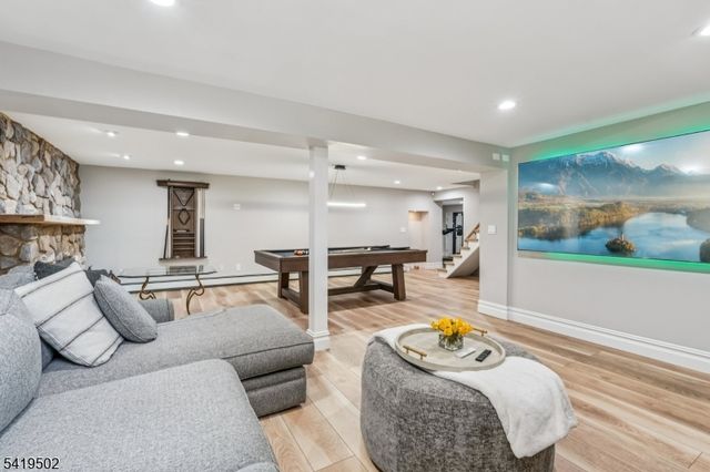 73 Maple Ave, Wayne Twp., NJ 07470