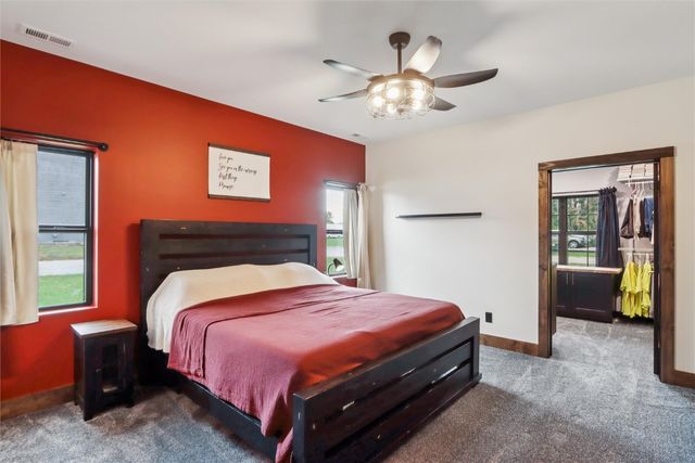 323 Roberts Avenue, Marengo, IA 52301