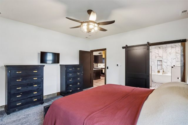 323 Roberts Avenue, Marengo, IA 52301