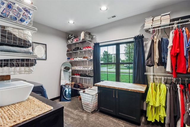 323 Roberts Avenue, Marengo, IA 52301