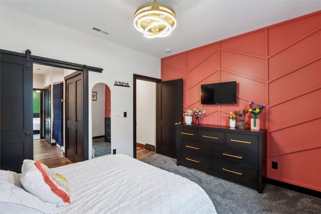 323 Roberts Avenue, Marengo, IA 52301