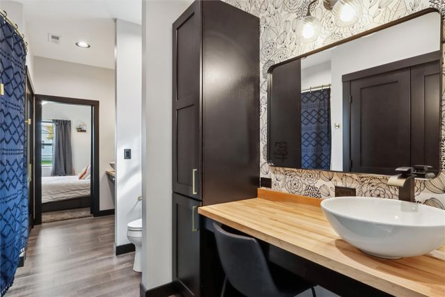 323 Roberts Avenue, Marengo, IA 52301