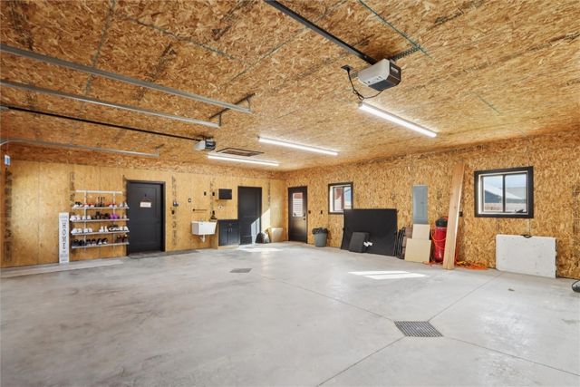 323 Roberts Avenue, Marengo, IA 52301