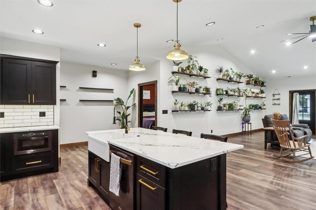 323 Roberts Avenue, Marengo, IA 52301