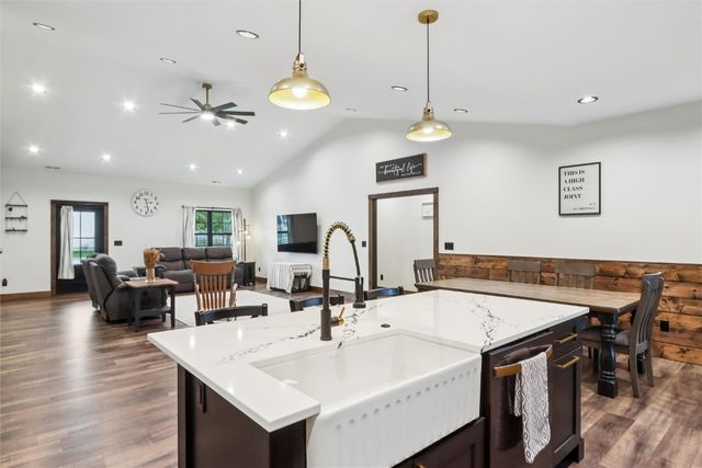 323 Roberts Avenue, Marengo, IA 52301