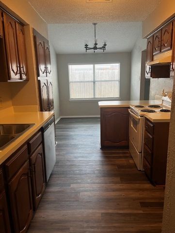 5216 Carpenter Drive, Arlington, TX 76017