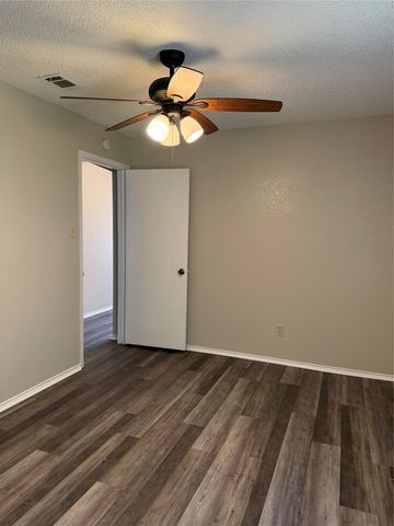 5216 Carpenter Drive, Arlington, TX 76017