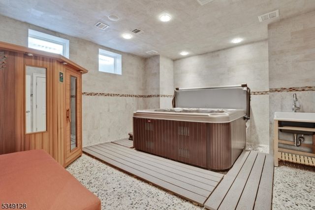 11 RICKLAND DRIVE, North Caldwell Boro, NJ 07006