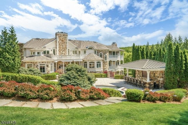 11 RICKLAND DRIVE, North Caldwell Boro, NJ 07006