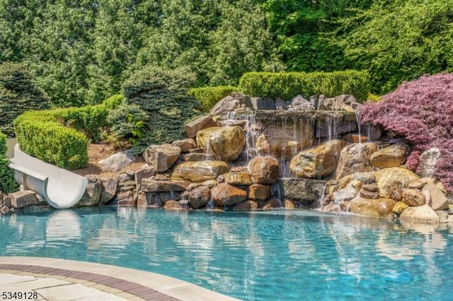 11 RICKLAND DRIVE, North Caldwell Boro, NJ 07006