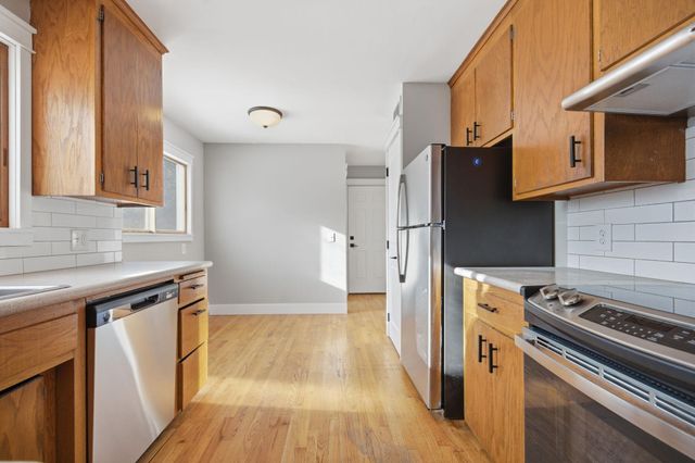 4721 33rd Avenue N, Golden Valley, MN 55422