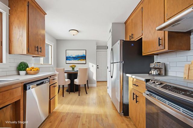 4721 33rd Avenue N, Golden Valley, MN 55422