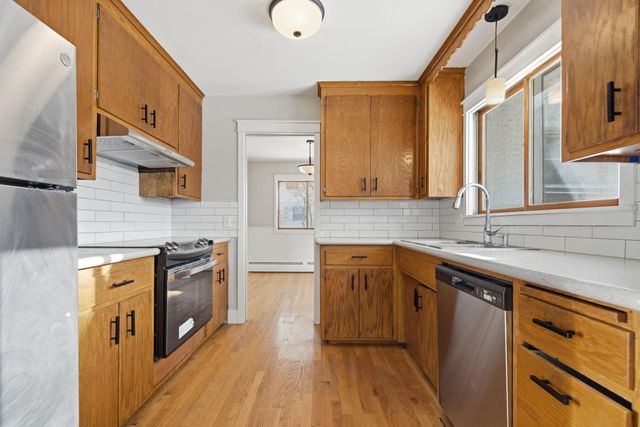 4721 33rd Avenue N, Golden Valley, MN 55422