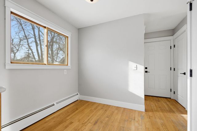 4721 33rd Avenue N, Golden Valley, MN 55422