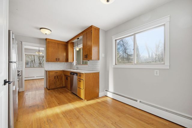 4721 33rd Avenue N, Golden Valley, MN 55422