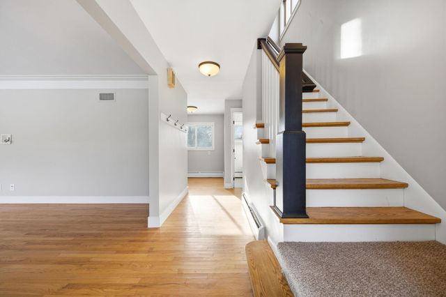 4721 33rd Avenue N, Golden Valley, MN 55422