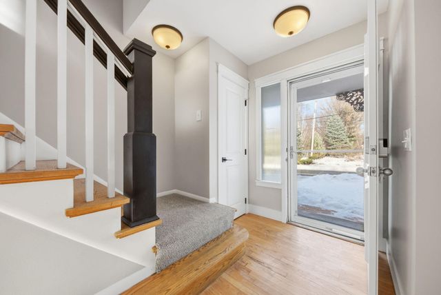 4721 33rd Avenue N, Golden Valley, MN 55422