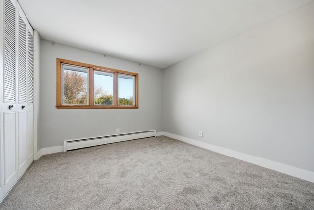 4721 33rd Avenue N, Golden Valley, MN 55422