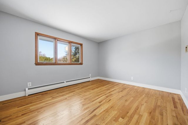 4721 33rd Avenue N, Golden Valley, MN 55422