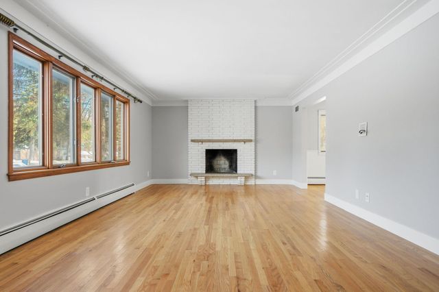 4721 33rd Avenue N, Golden Valley, MN 55422