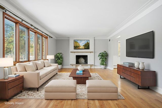 4721 33rd Avenue N, Golden Valley, MN 55422