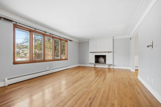 4721 33rd Avenue N, Golden Valley, MN 55422