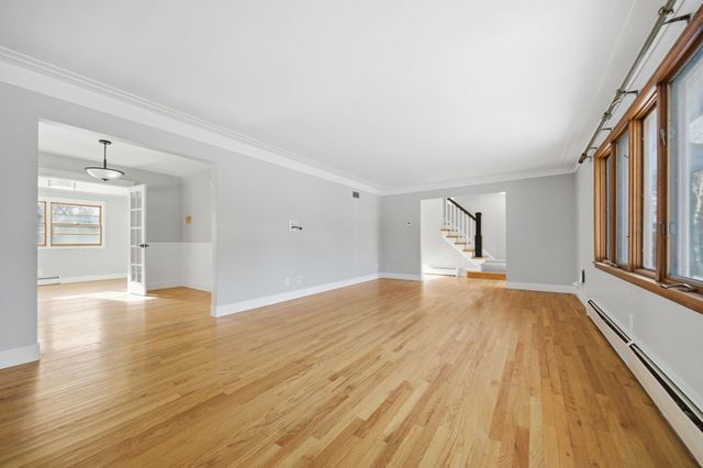 4721 33rd Avenue N, Golden Valley, MN 55422