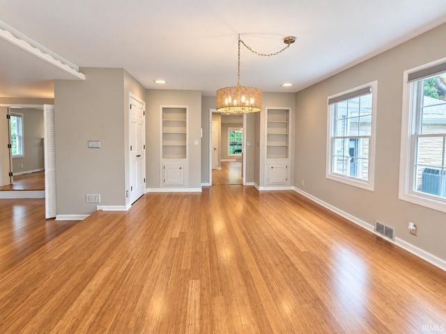 4019 Jennings Lane, Evansville, IN 47720