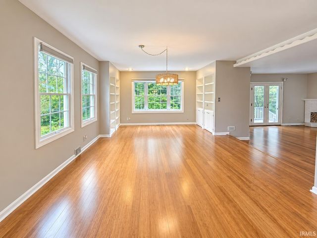 4019 Jennings Lane, Evansville, IN 47720