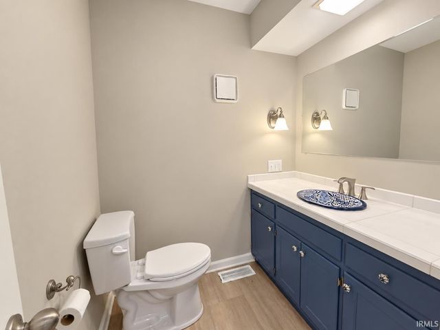 4019 Jennings Lane, Evansville, IN 47720