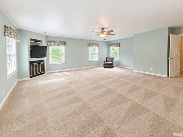 4019 Jennings Lane, Evansville, IN 47720