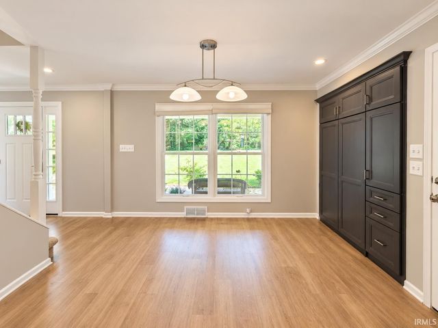 4019 Jennings Lane, Evansville, IN 47720