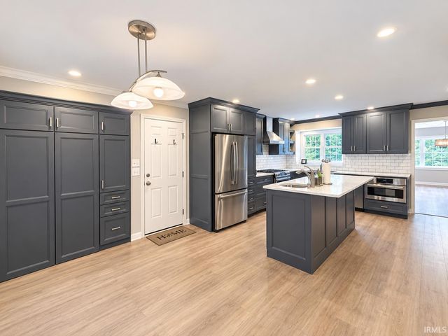 4019 Jennings Lane, Evansville, IN 47720