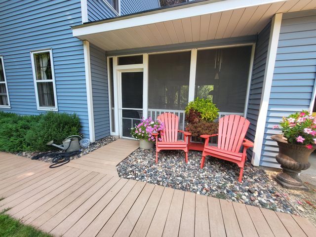 9905 Brent Avenue, Inver Grove Heights, MN 55077