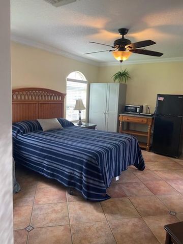 13617 54th Lane N, West Palm Beach, FL 33411