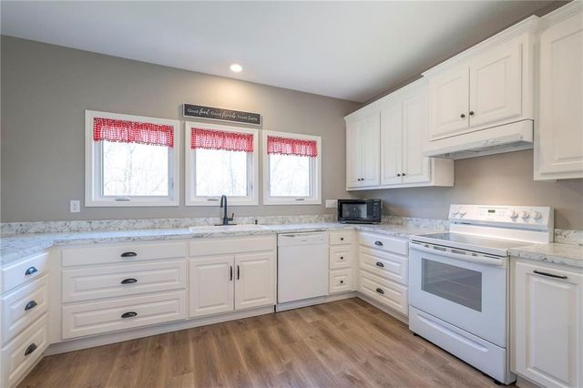 517 Village Lane, Harrisonville, MO 64701