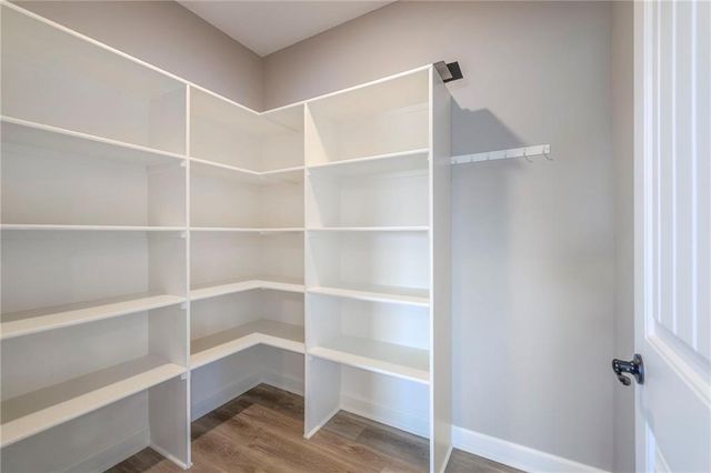 517 Village Lane, Harrisonville, MO 64701